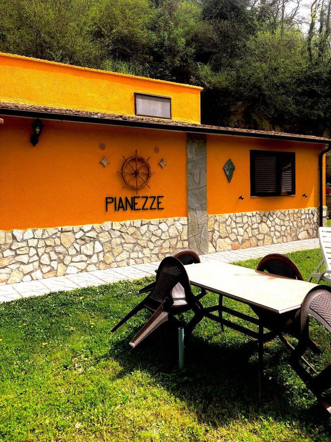 Grotte di Castro Agriturismo Pianezzeヴィラ エクステリア 写真